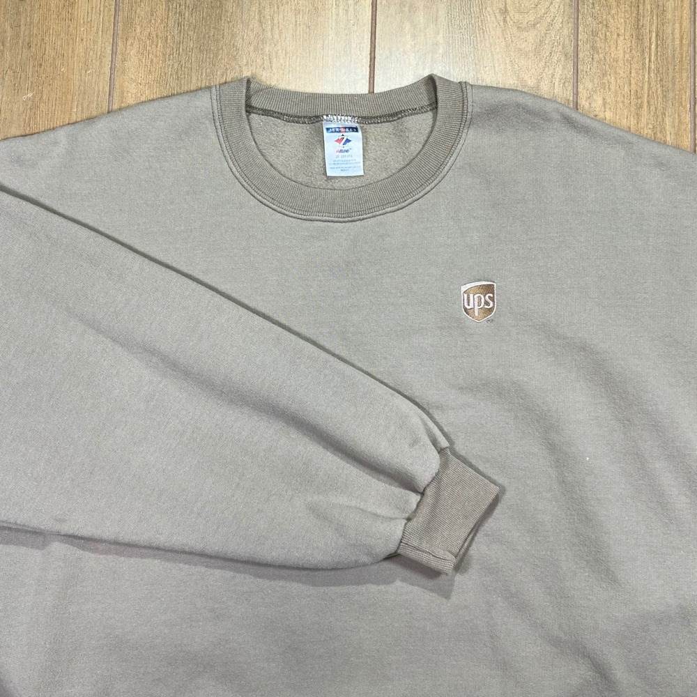Jerzees UPS Logo Crewneck Sweatshirt Mens‎ 2XL Tan NuBlend Vintage Pullover